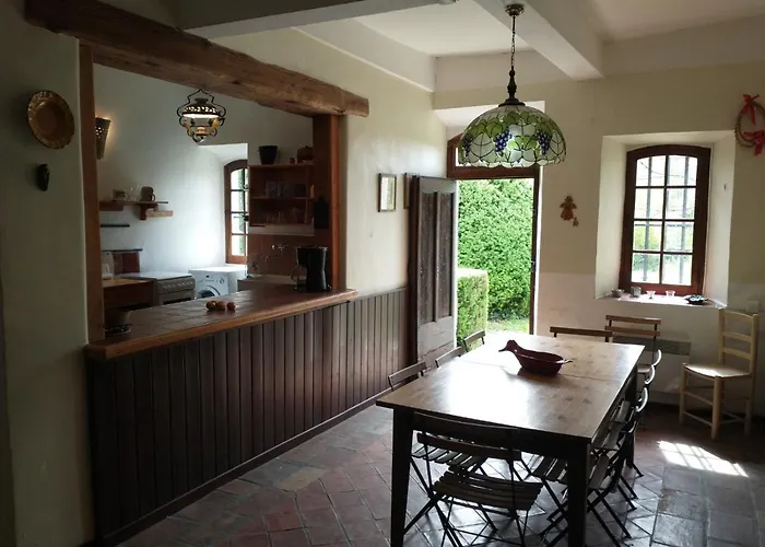 Conciergerie Du Chateau D'allemagne En Provence