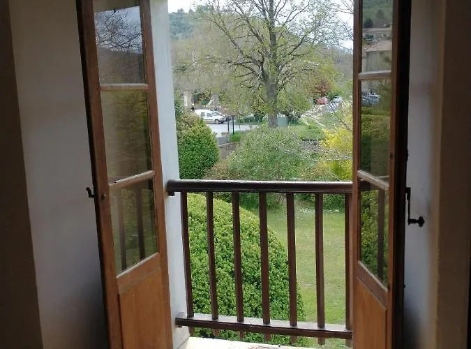 Conciergerie Du Chateau D'allemagne En Provence *