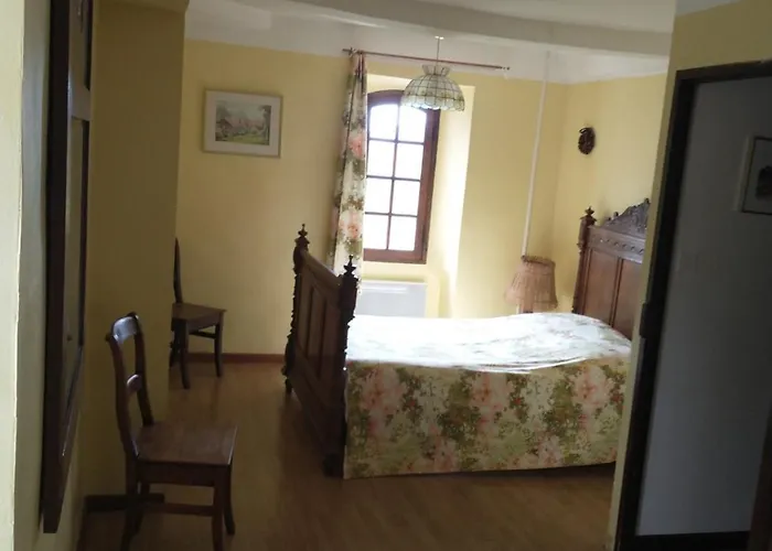 Holiday home Conciergerie Du Chateau D'allemagne En Provence